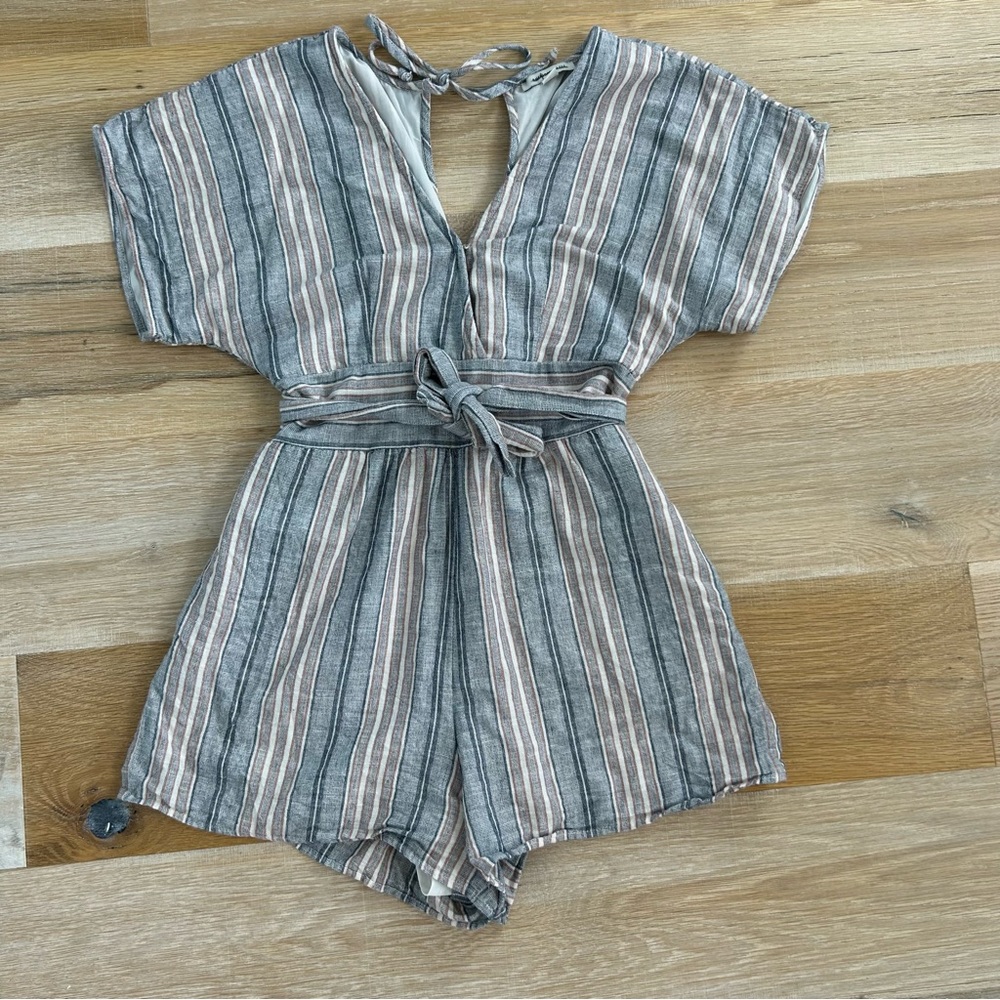 American Eagle Outfitters Striped V-Neck Romper in Gray and Beige
